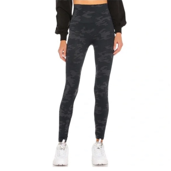 Spanx Look at Me Now High-Waisted Seamless Leggings - Picture 3 of 3